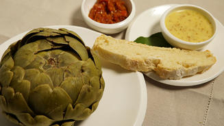 Artischocke mit Vinaigrette
