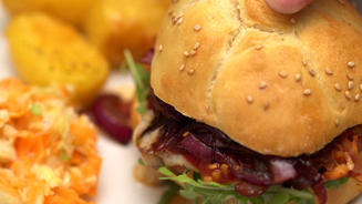  Burger und Roast Potatoes 
