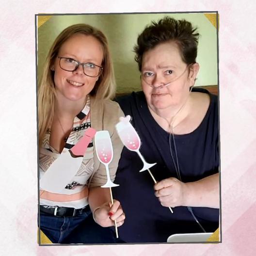 Carolin ist traurig - ihre Mutter kann bei der Hochzeit nicht dabei sein