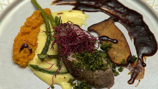 Filet mit Pistazien auf Kartoffel 