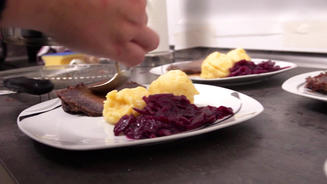  Soorbrode mit Kartoffelknödeln