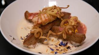 Farbduett aus Gelb und Pink