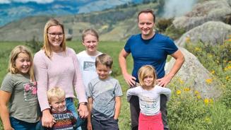 Mit 5 Kindern nach Peru, um zu helfen