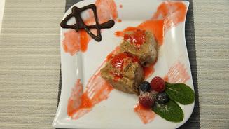 Schokoladenparfait und Himbeerspiegel