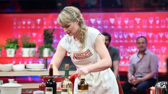 "Eva, hol deine Brüste bitte raus"