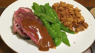 Texel-Lamm mit Zuckerschoten