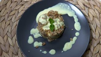 Apple Crumble mit cremiger Vanillesoße