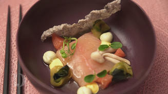 Saibling, Alge, Gurke und Grapefruit