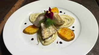 Entspannter Zander mit Kartoffeln