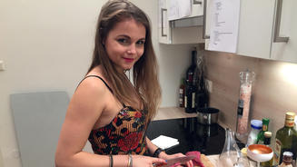 Mimi schaukelt gerne durchs Leben