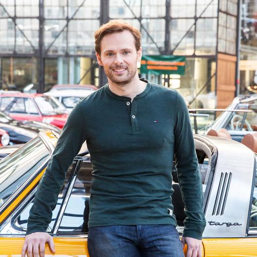 Welches Auto würde Alexander Bloch gerne fahren? Im Interview verrät er es.