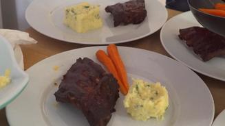 BBQ Spare Ribs mit Knoblauchstampf