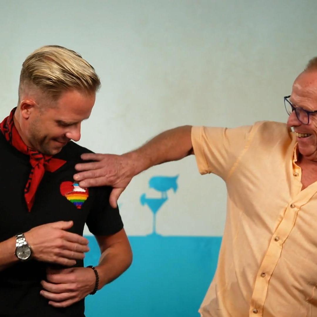 Vater und Sohn im \First Dates Hotel\: Beide suchen die große Liebe. Vater und Sohn im \First Dates Hotel\: Beide suchen die große Liebe.