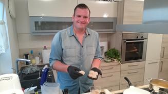 Manuel bezeichnet sich als Chaos-Koch