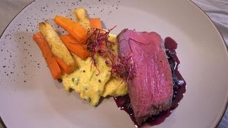 Rinderfilet mit Kräuterpolenta