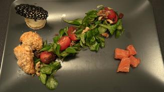 Gebeizter Lachs mit Ziegenkäse-Salat