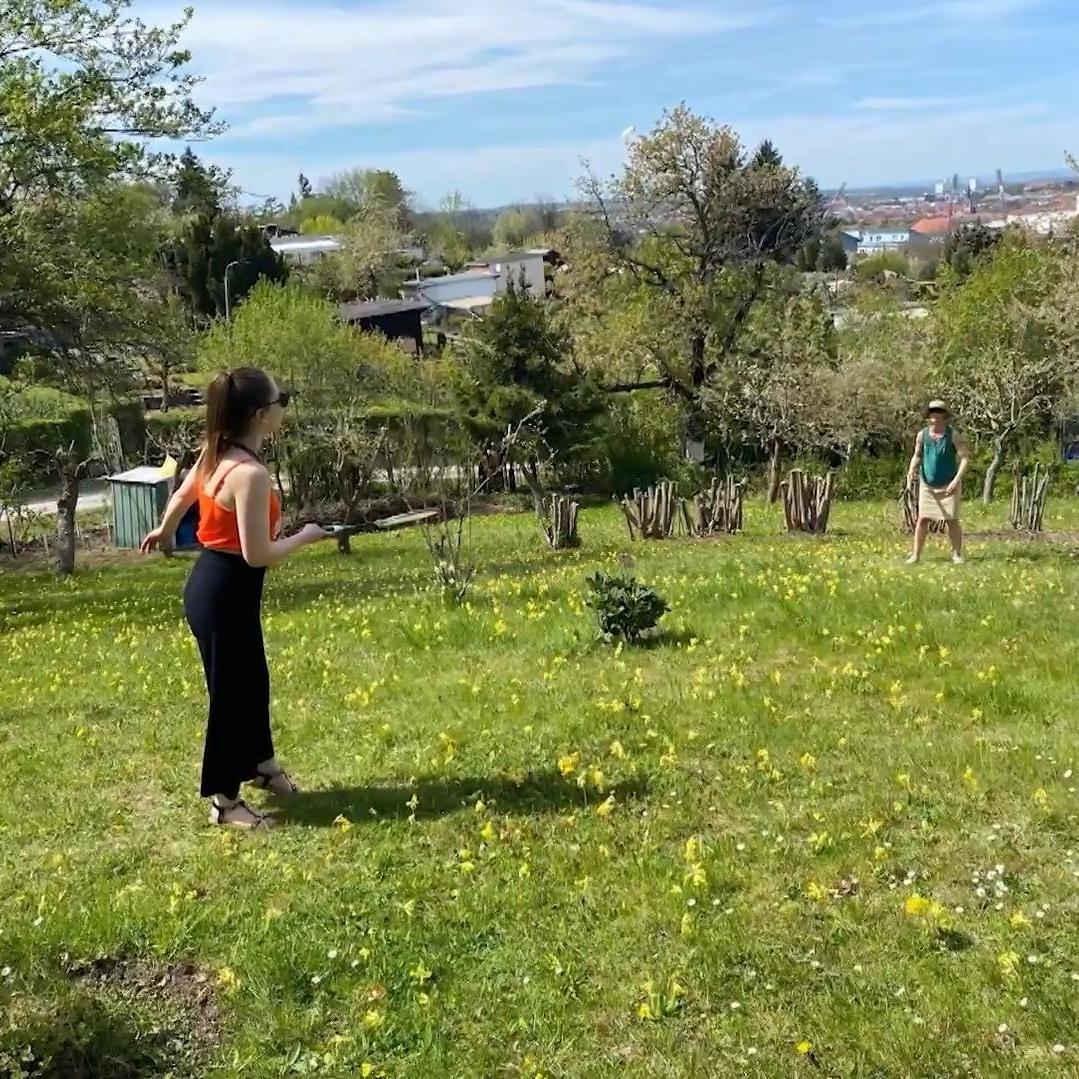 Der Garten von Denises Oma ist aber auch wirklich schön.