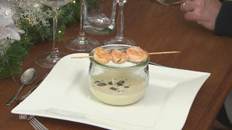 Sellerie Cremesuppe mit Garnelenspieß