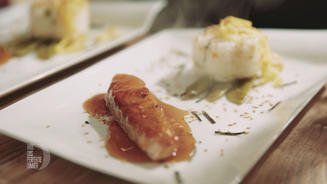 Lachs-Teriyaki an Chirashi-Sushi