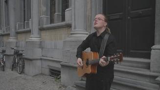 Angelo Kelly ist wieder Straßenmusiker