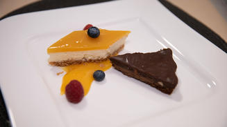 Frischkäse-Törtchen & Erdnuss- Tarte