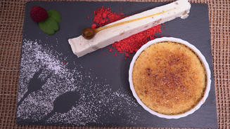 Crème Brûlée mit Heu-Walnuss Parfait