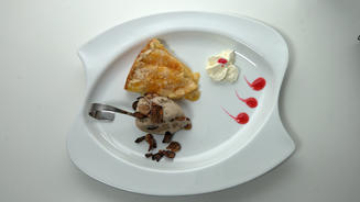 Apfel-Tarte mit Lebkucheneis