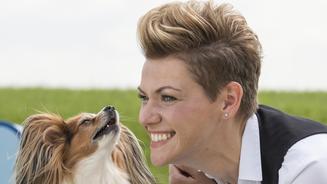 Hundestylistin und Fachautorin