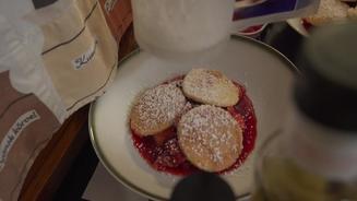 Pfannkuchen Suzette mit Beeren