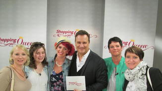 Nicole kann ihr Glück kaum fassen