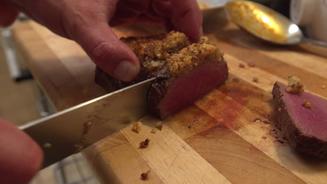 Hirschrückenfilet mit Haselnusskruste