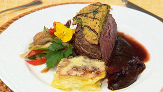 Rinderfilet mit Kräuterkruste