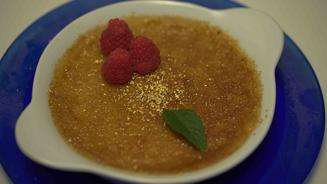 Crème brûlée mit Goldstaub