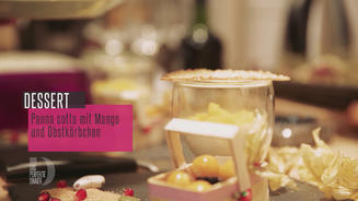 Panna cotta mit Baumfrucht & Honigwabe