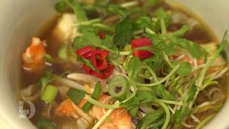 Vietnamesische Pho – Nudelsuppe