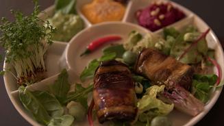Gemüse-Palette mit Walnuss-Aubergine