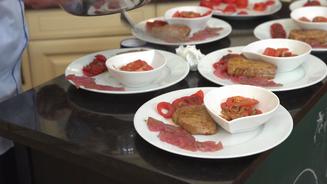 Tomatensalat mit Thunfisch