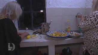 Crème Caramel mit Früchten und Honig