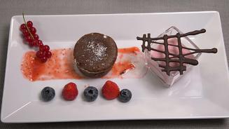 Warmer Schokoladentraum mit Eis