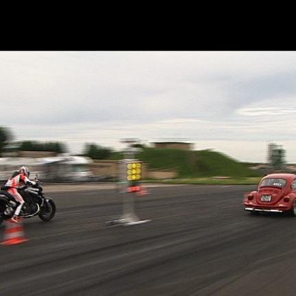 Käfer vs Motorrad Käfer vs Motorrad