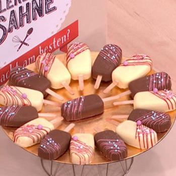Cakesicles-Kuchen am Stiel Cakesicles-Kuchen am Stiel