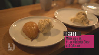 Maroneneis und karamellisierte Birne