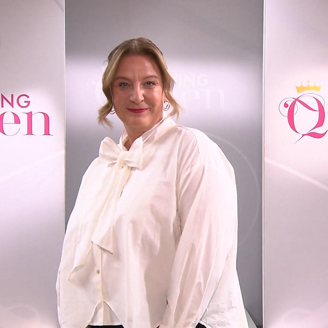 \Shopping Queen\ in Hamburg: Svenja punktet mit extravagantem Kragen-Look