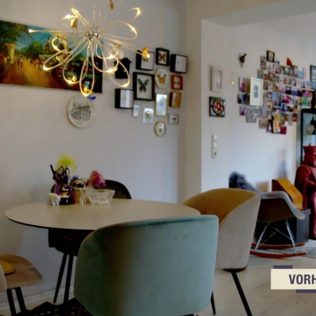 Vorher reihten sich in Christels Wohn-Essbereich Sammel-und Kunststücke unharmonisch aneinander. Vorher reihten sich in Christels Wohn-Essbereich Sammel-und Kunststücke unharmonisch aneinander.