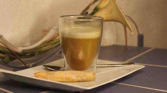 Currysüppchen mit Kokos-Schaum