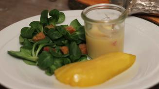 Feldsalat mit Kartoffeldressing