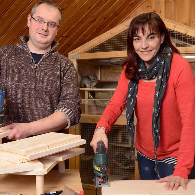 Tiergeschichten1 - VOX-DOCMA TV-MARC FRANCKE - Chinchilla-Fan Martin Hres und Diana Eichhorn basteln Nagertreppe fr Chinchillas Tiergeschichten1 - VOX-DOCMA TV-MARC FRANCKE - Chinchilla-Fan Martin Hres und Diana Eichhorn basteln Nagertreppe fr Chinchillas