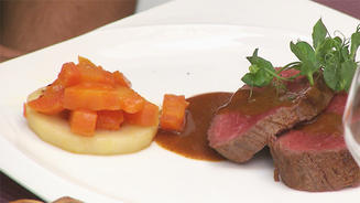 Selbst gebeizter Lachs mit Honig 