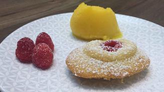 Madeleines mit Mango-Ananas-Sorbet