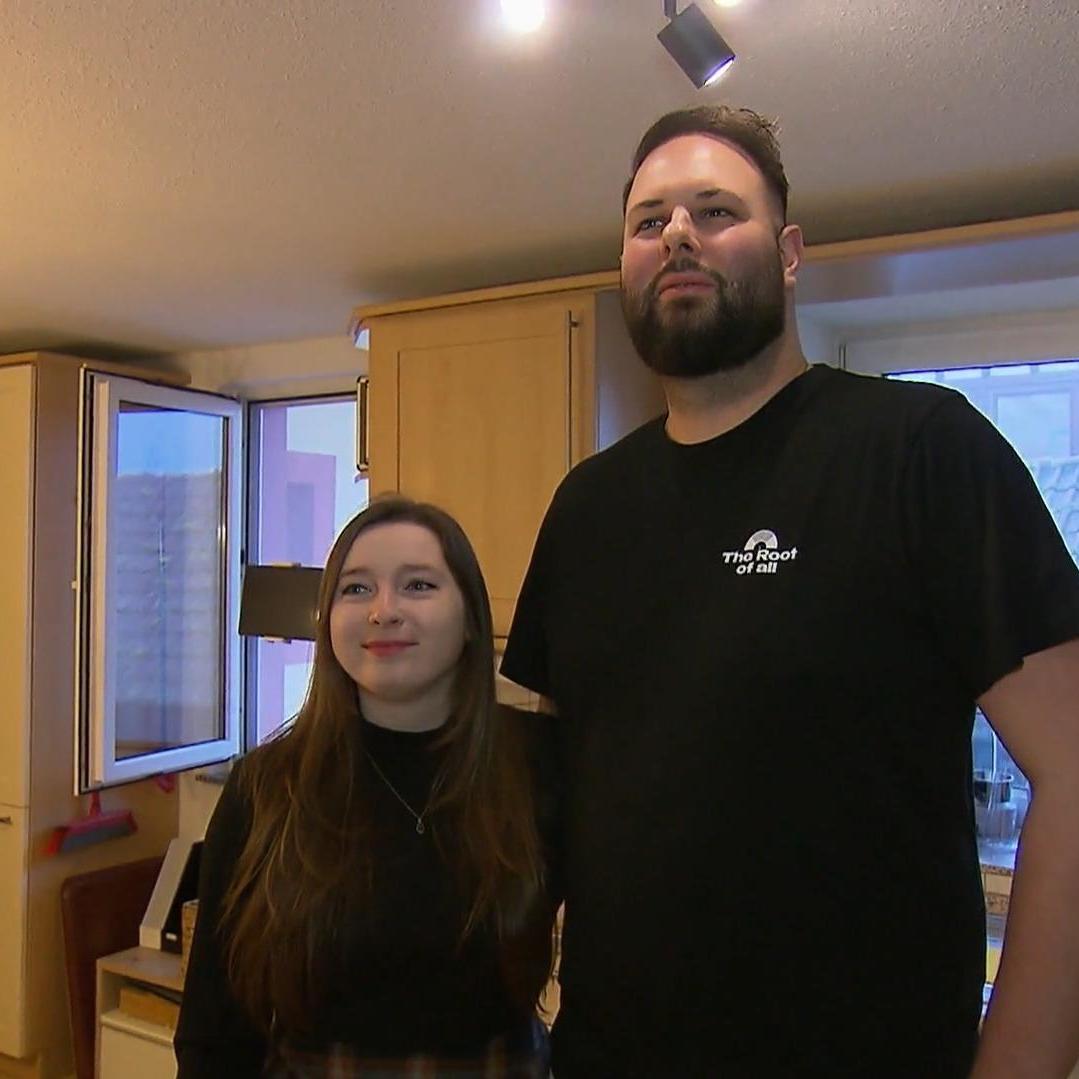 Minimaler Größenunterschied: Max und seine Freundin Tamara. Minimaler Größenunterschied: Max und seine Freundin Tamara.